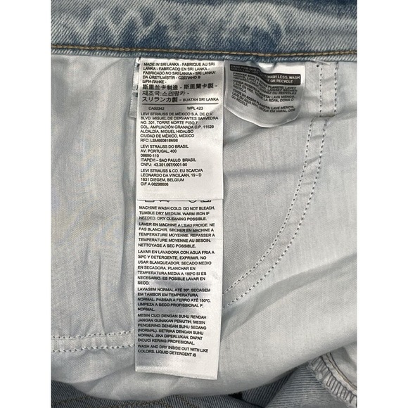 New Levi's Size 22W Light Wash High Waisted Cropped Flare Jeans Denim - Picture 6 of 12